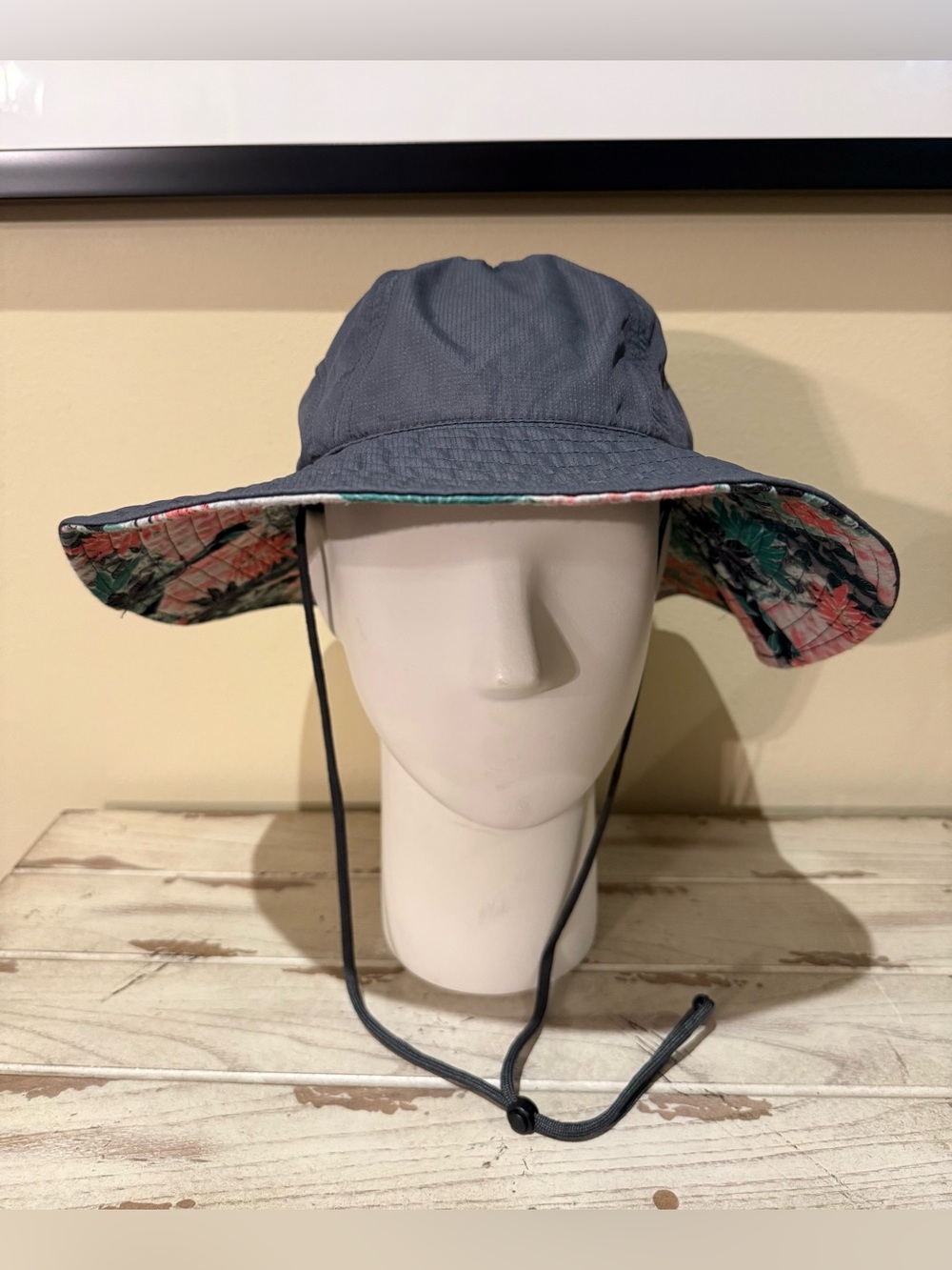 Duluth Trading Co Non-Stop Ripstop Sun Hat L/XL Gray Tropical Floral Under Brim